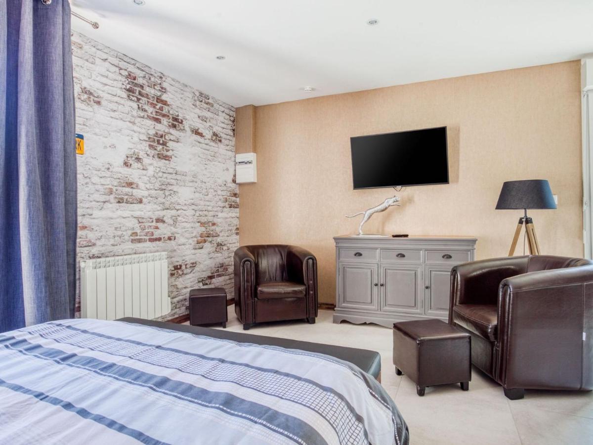 Cosy Apartment In Eperlecques With Fireplace Bagian luar foto