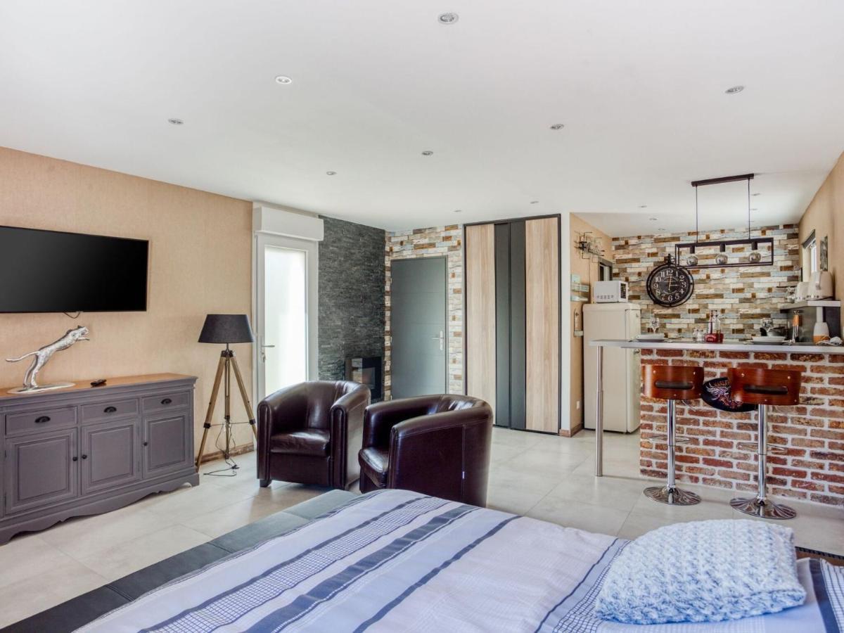 Cosy Apartment In Eperlecques With Fireplace Ruang foto