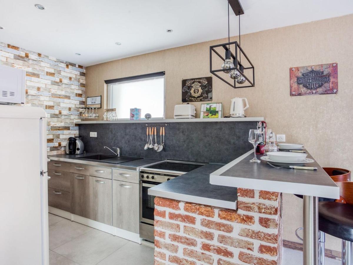 Cosy Apartment In Eperlecques With Fireplace Ruang foto