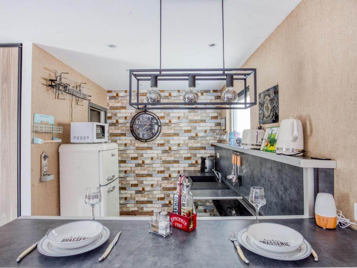 Cosy Apartment In Eperlecques With Fireplace Ruang foto